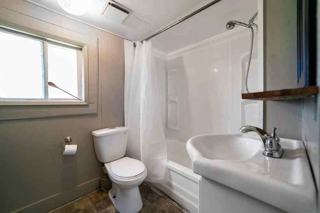 MLS® A2238869 - 4928 51 Street  in Hardisty Hardisty, Residential