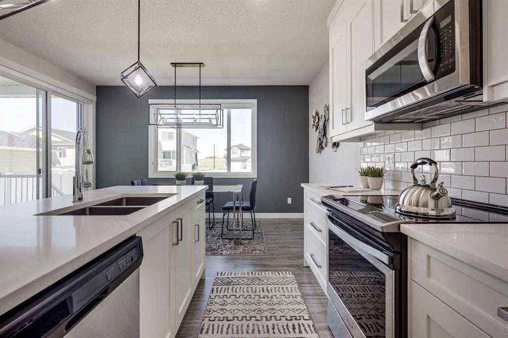 MLS® A2238925 - 4231 63 Avenue  in Bella Vista Innisfail, Residential