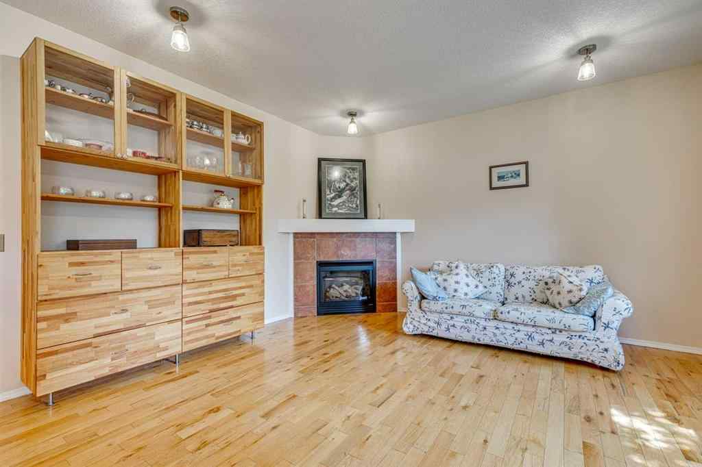 MLS® A2238928 - 214 Springmere Close  in Westmere Chestermere, Residential