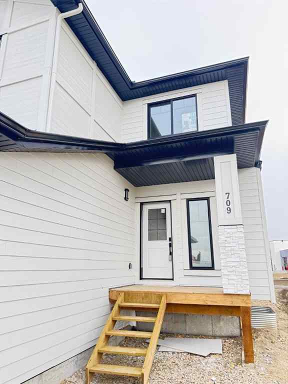 MLS® A2238934 - 709 Mandalay Avenue  in NONE Carstairs, Residential