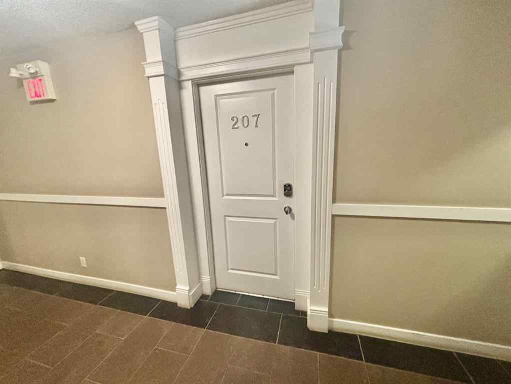 MLS® A2238957 - Unit #207 501 57 Avenue SW in Windsor Park Calgary, Residential