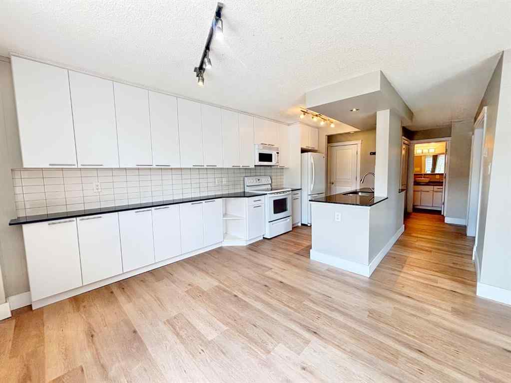 MLS® A2238957 - Unit #207 501 57 Avenue SW in Windsor Park Calgary, Residential