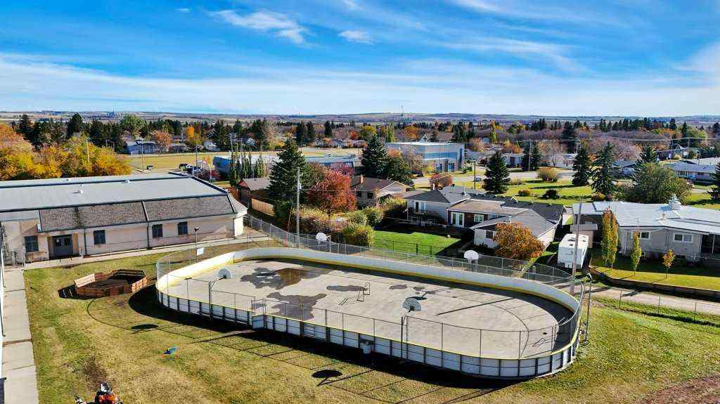 MLS® A2238974 - 5420 58A Street Crescent  in Fairway Heights Lacombe, Residential