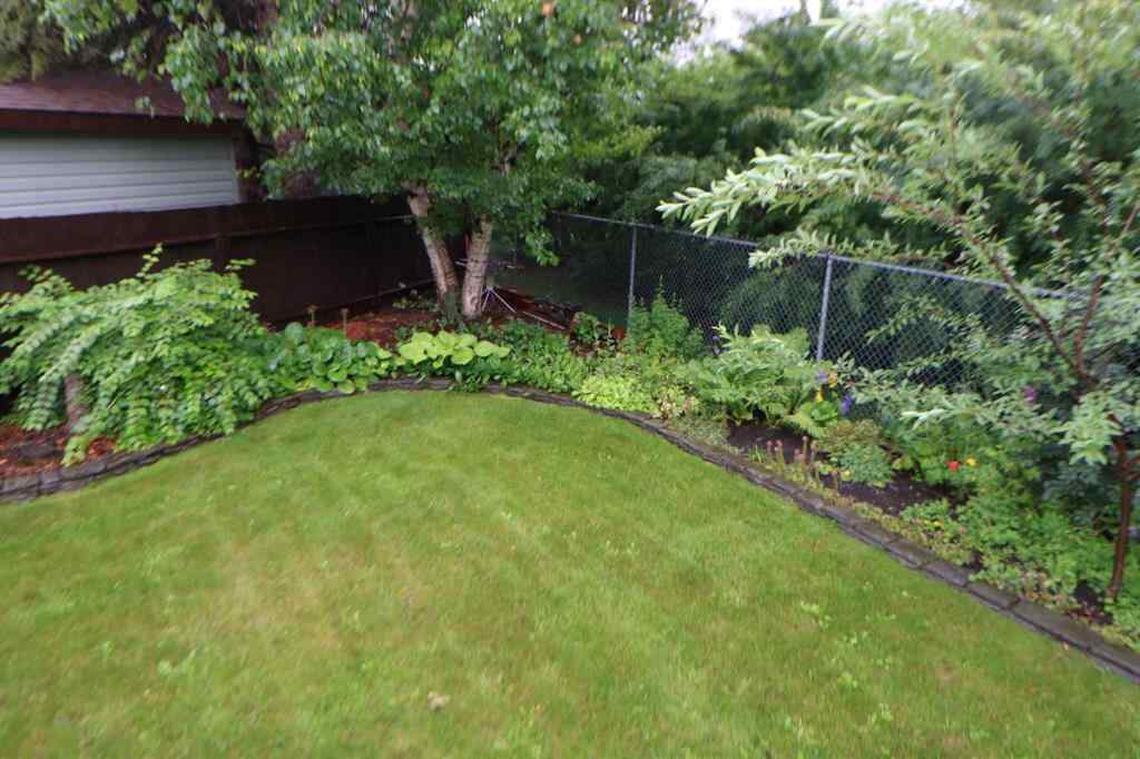 MLS® A2238974 - 5420 58A Street Crescent  in Fairway Heights Lacombe, Residential