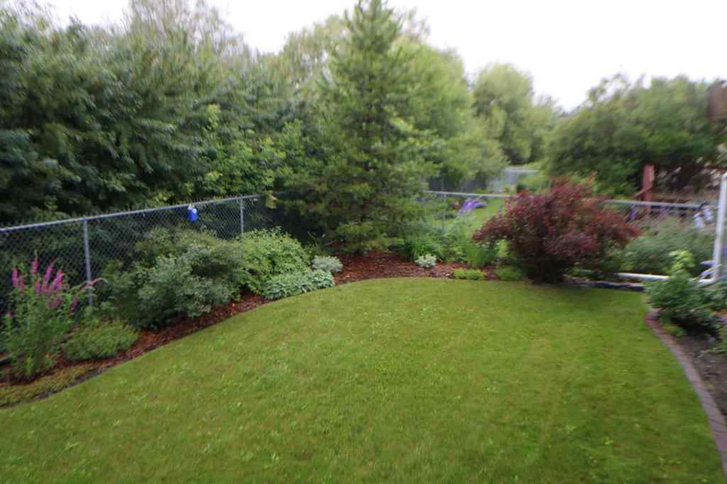 MLS® A2238974 - 5420 58A Street Crescent  in Fairway Heights Lacombe, Residential