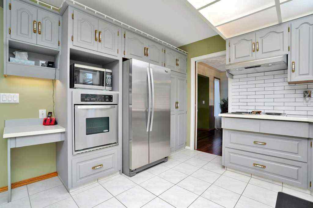 MLS® A2238974 - 5420 58A Street Crescent  in Fairway Heights Lacombe, Residential