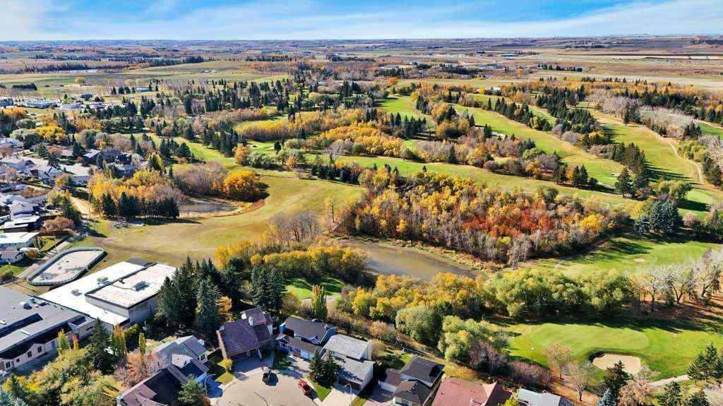 MLS® A2238974 - 5420 58A Street Crescent  in Fairway Heights Lacombe, Residential