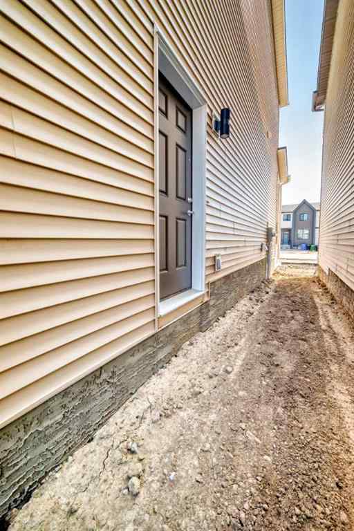MLS® A2238995 - 385 Hotchkiss Drive SE in Hotchkiss Calgary, Residential