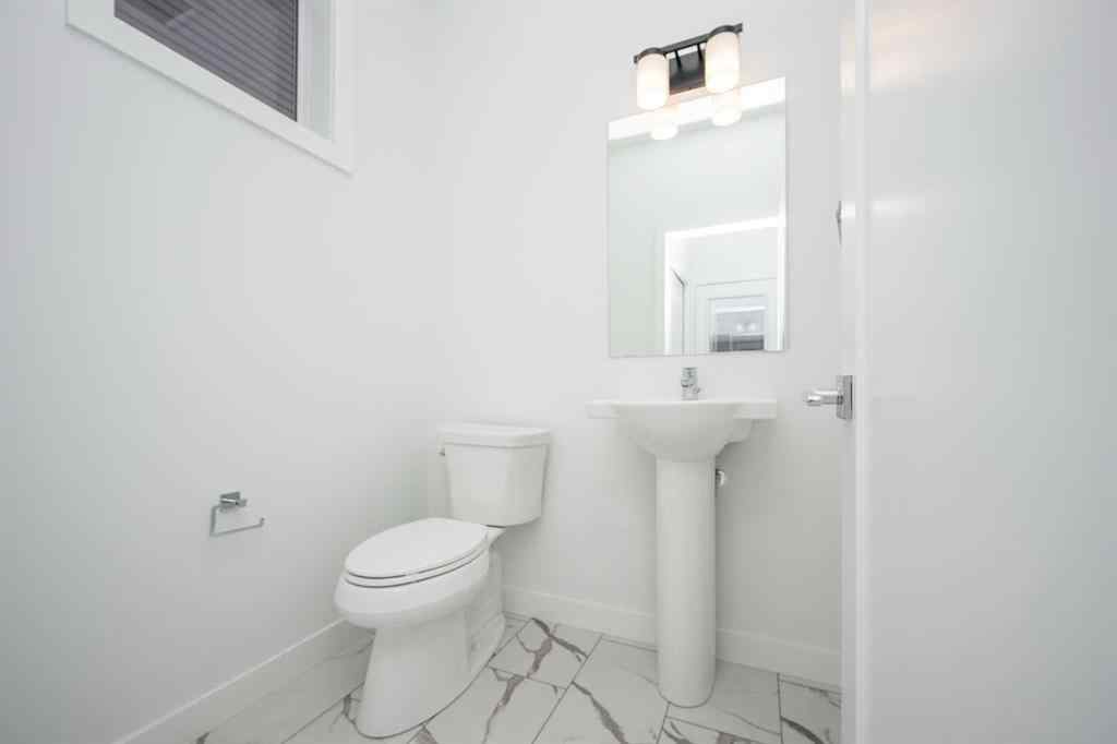 MLS® A2239017 - 1020 West Lakeview Drive  in Chelsea_CH Chestermere, Residential