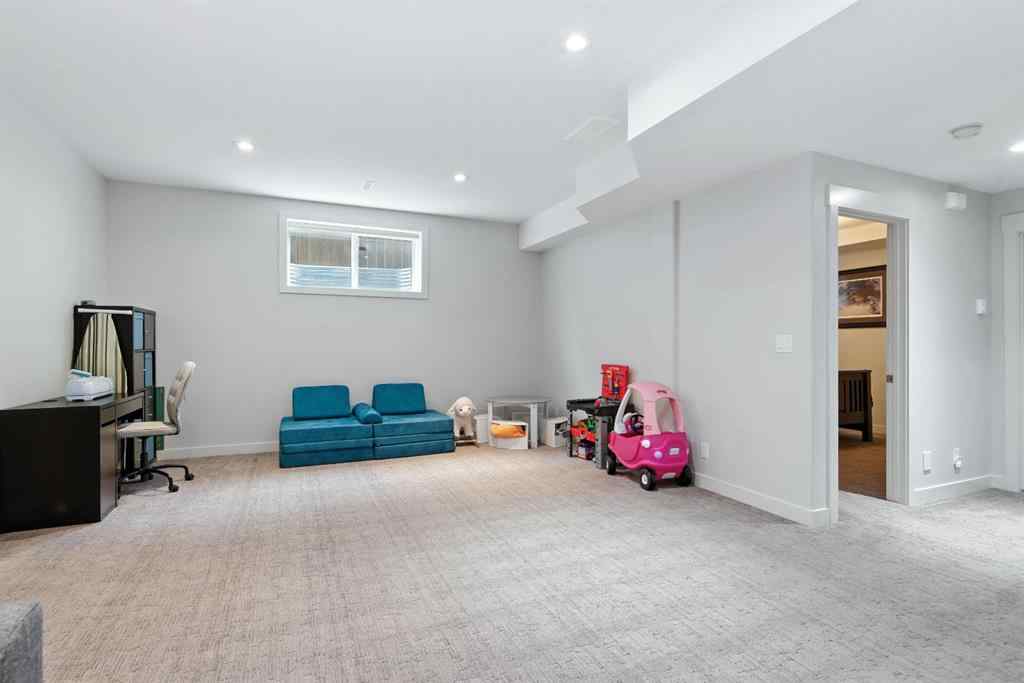 MLS® A2239029 - 7 Vancouver Crescent  in Vanier East Red Deer, Residential