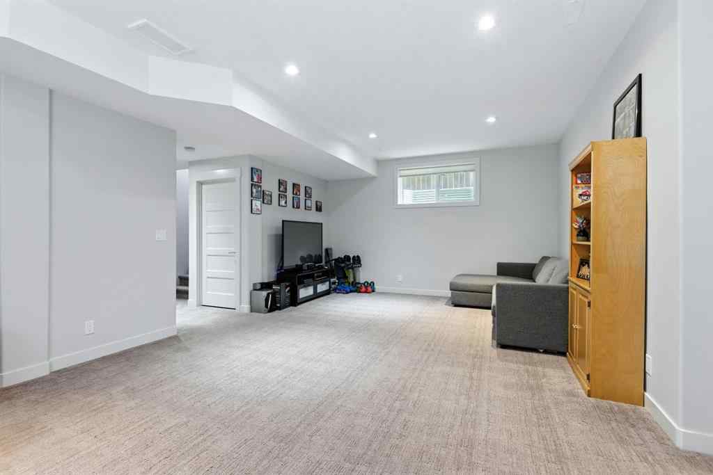 MLS® A2239029 - 7 Vancouver Crescent  in Vanier East Red Deer, Residential