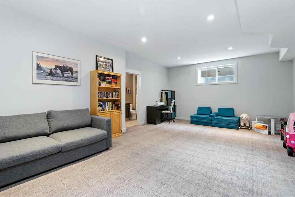 MLS® A2239029 - 7 Vancouver Crescent  in Vanier East Red Deer, Residential
