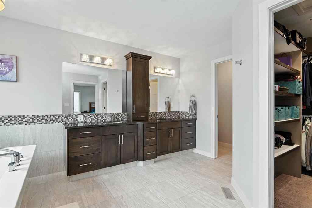 MLS® A2239029 - 7 Vancouver Crescent  in Vanier East Red Deer, Residential