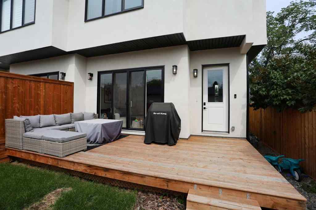 MLS® A2239042 - 2719 18 Street NW in Capitol Hill Calgary, Residential