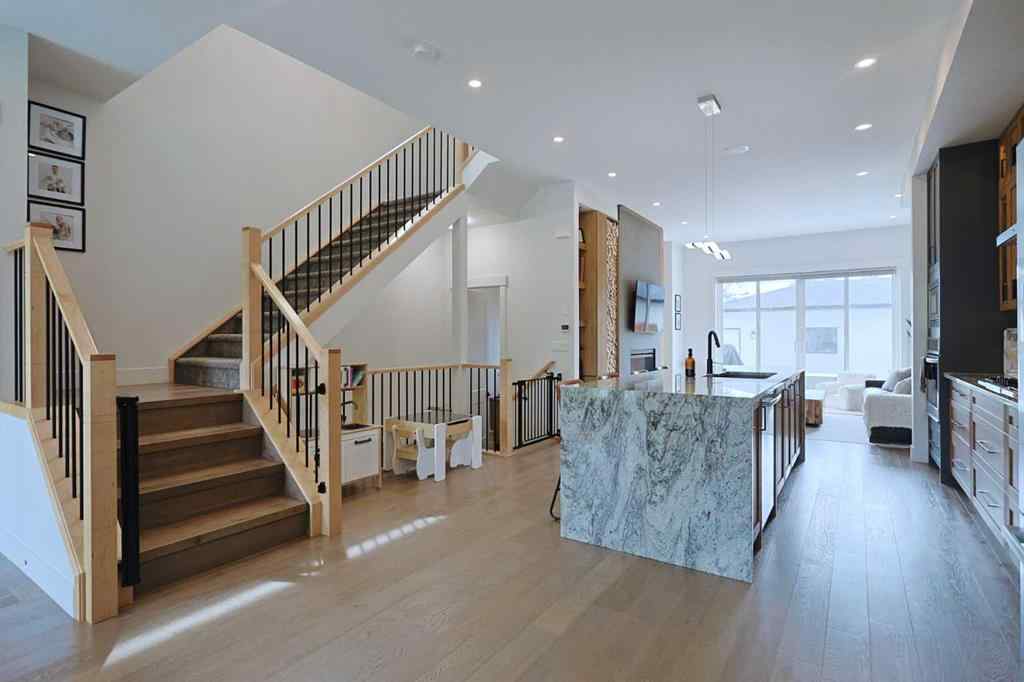 MLS® A2239042 - 2719 18 Street NW in Capitol Hill Calgary, Residential