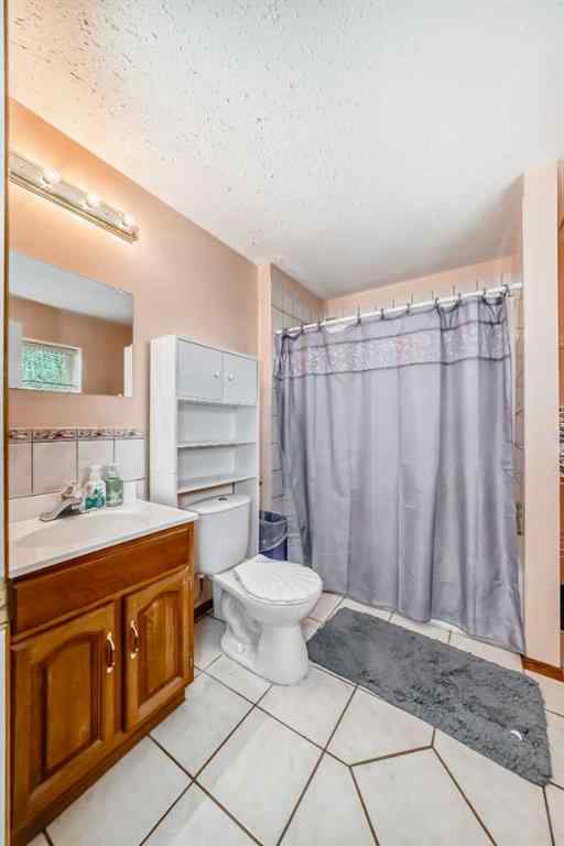 MLS® A2239045 - 401 Strathford Bay  in Strathaven Strathmore, Residential