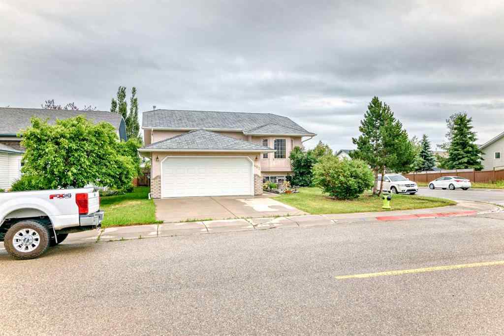 MLS® A2239045 - 401 Strathford Bay  in Strathaven Strathmore, Residential