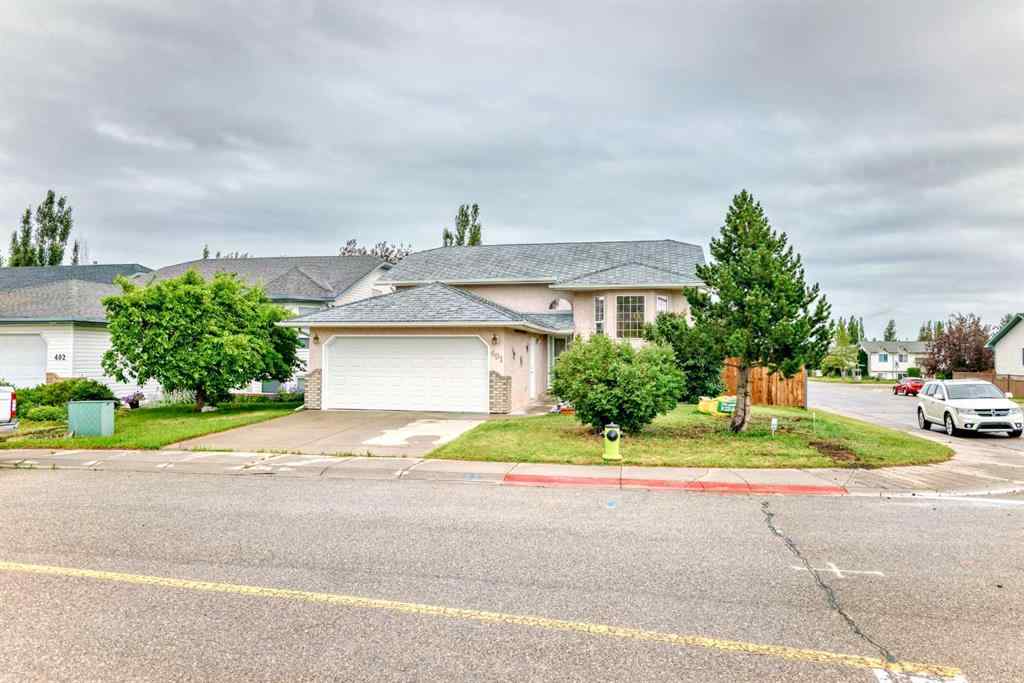 MLS® A2239045 - 401 Strathford Bay  in Strathaven Strathmore, Residential