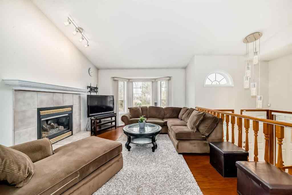 MLS® A2239045 - 401 Strathford Bay  in Strathaven Strathmore, Residential