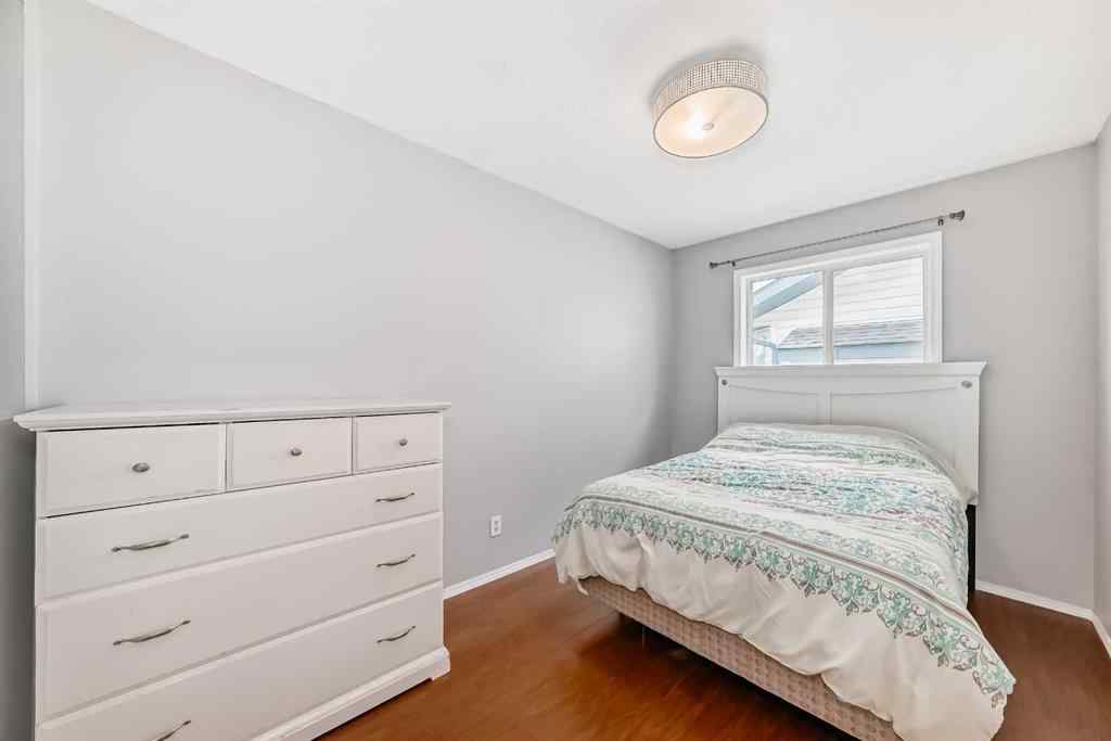 MLS® A2239045 - 401 Strathford Bay  in Strathaven Strathmore, Residential