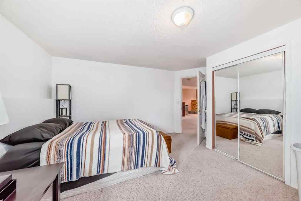 MLS® A2239045 - 401 Strathford Bay  in Strathaven Strathmore, Residential