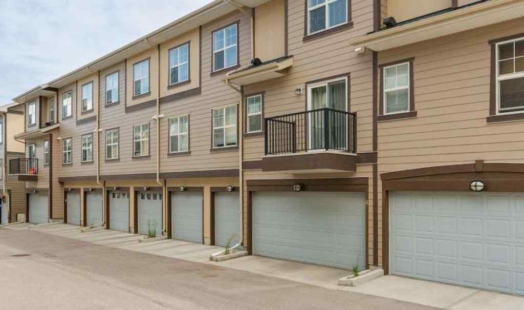 MLS® A2239060 - 4 Evanscrest Gardens NW in Evanston Calgary, Residential