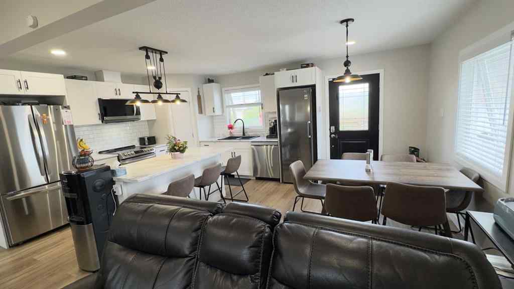 MLS® A2239062 - 906 10 Avenue  in Wainwright Wainwright, Residential