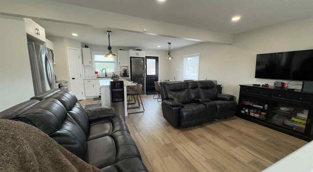 MLS® A2239062 - 906 10 Avenue  in Wainwright Wainwright, Residential
