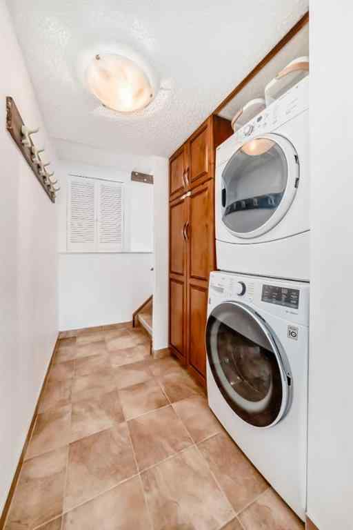 MLS® A2239069 - 832 Cannell Road SW in Canyon Meadows Calgary, Residential