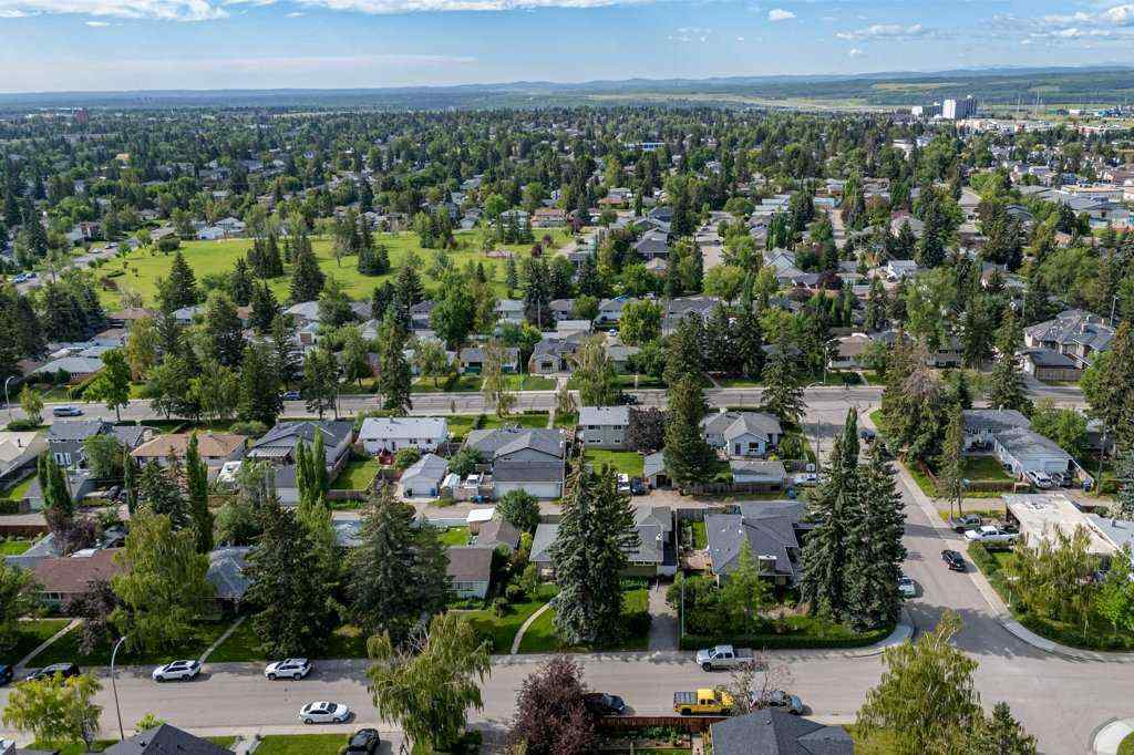 MLS® A2239074 - 39 Gladys Ridge Road SW in Glendale Calgary, Residential