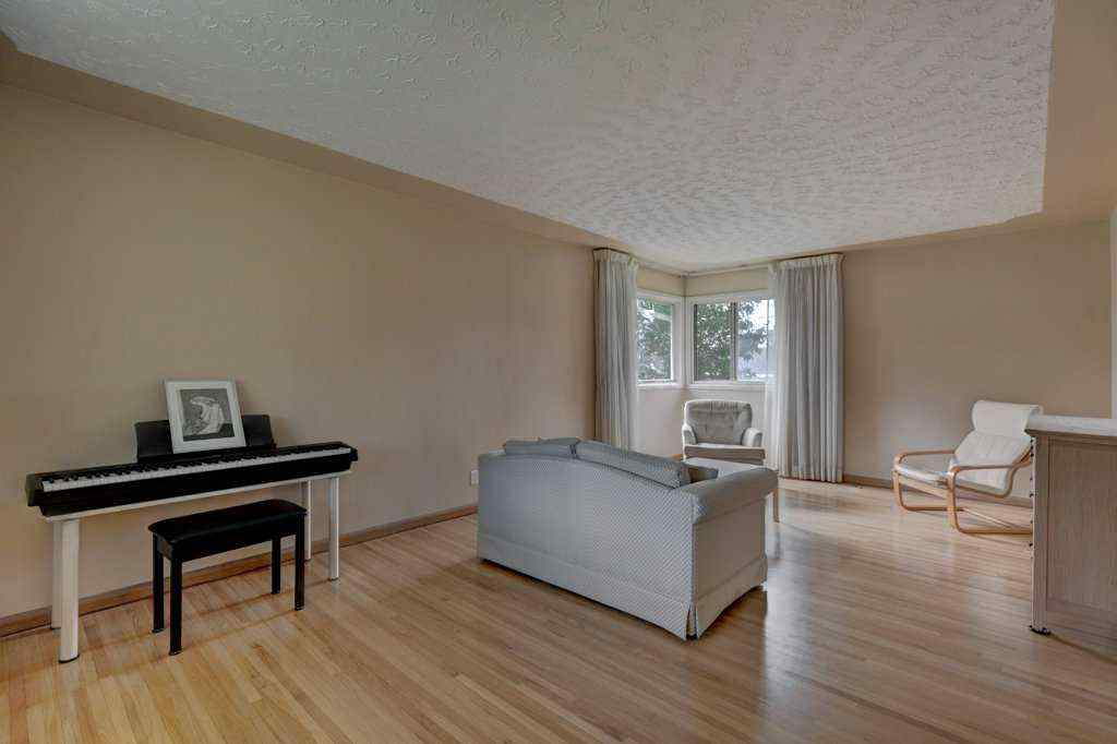 MLS® A2239074 - 39 Gladys Ridge Road SW in Glendale Calgary, Residential