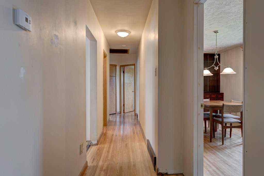 MLS® A2239074 - 39 Gladys Ridge Road SW in Glendale Calgary, Residential