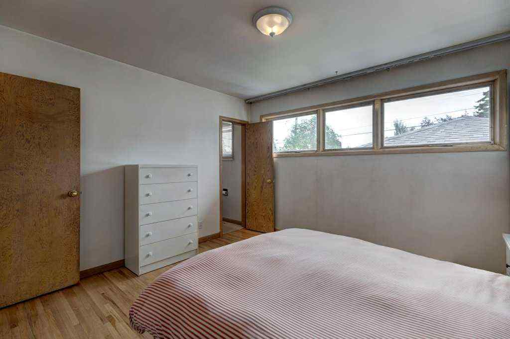 MLS® A2239074 - 39 Gladys Ridge Road SW in Glendale Calgary, Residential