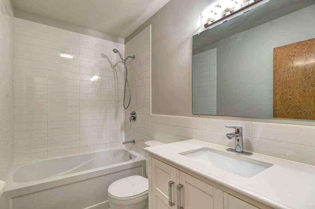 MLS® A2239074 - 39 Gladys Ridge Road SW in Glendale Calgary, Residential