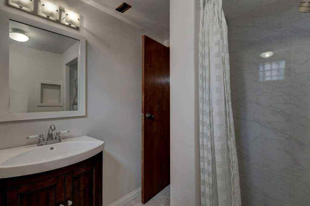 MLS® A2239074 - 39 Gladys Ridge Road SW in Glendale Calgary, Residential