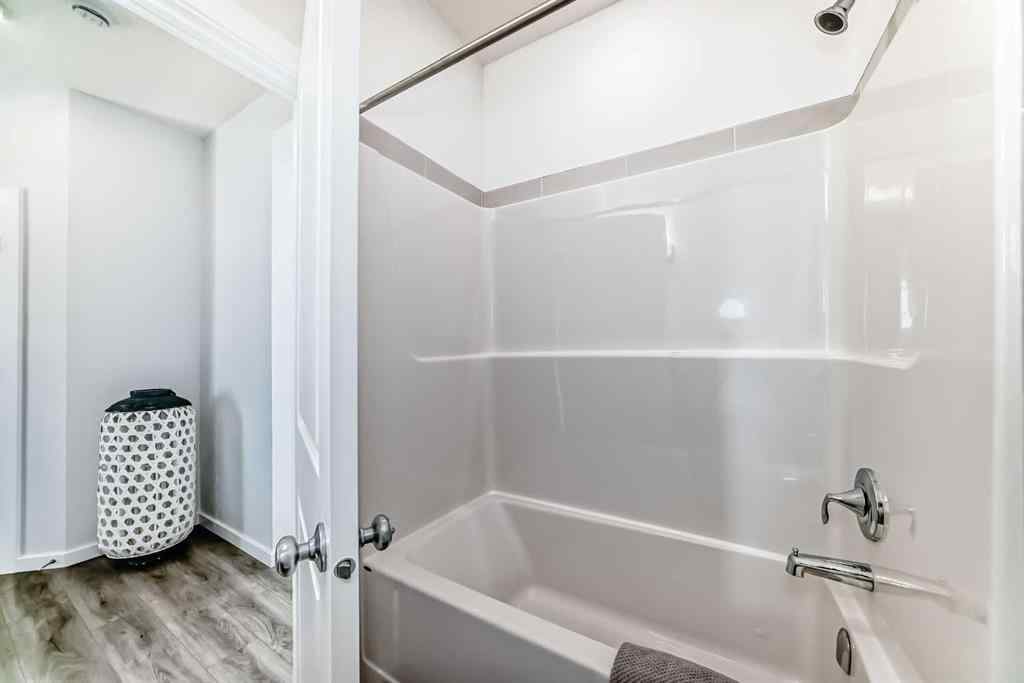 MLS® A2239094 - 235 Mallard Grove SE in Rangeview Calgary, Residential