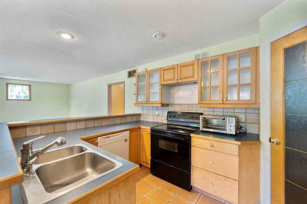 MLS® A2239108 - 155 35 Street NW in Parkdale Calgary, Residential