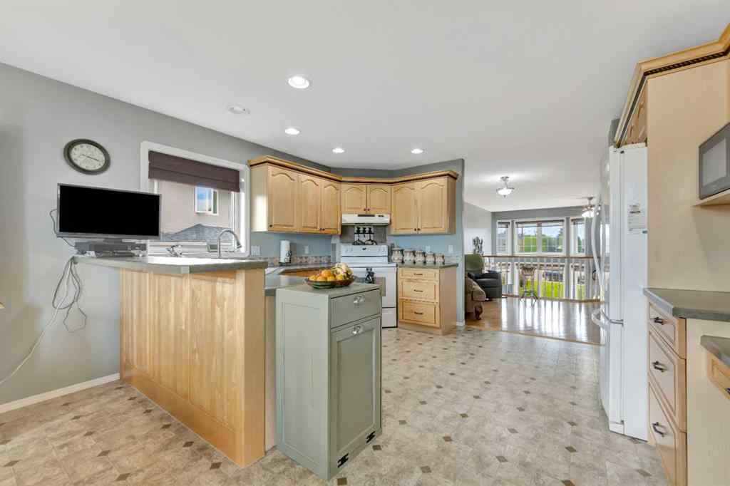 MLS® A2239114 - 3909 65 Avenue  in Parkview Estates Lloydminster, Residential