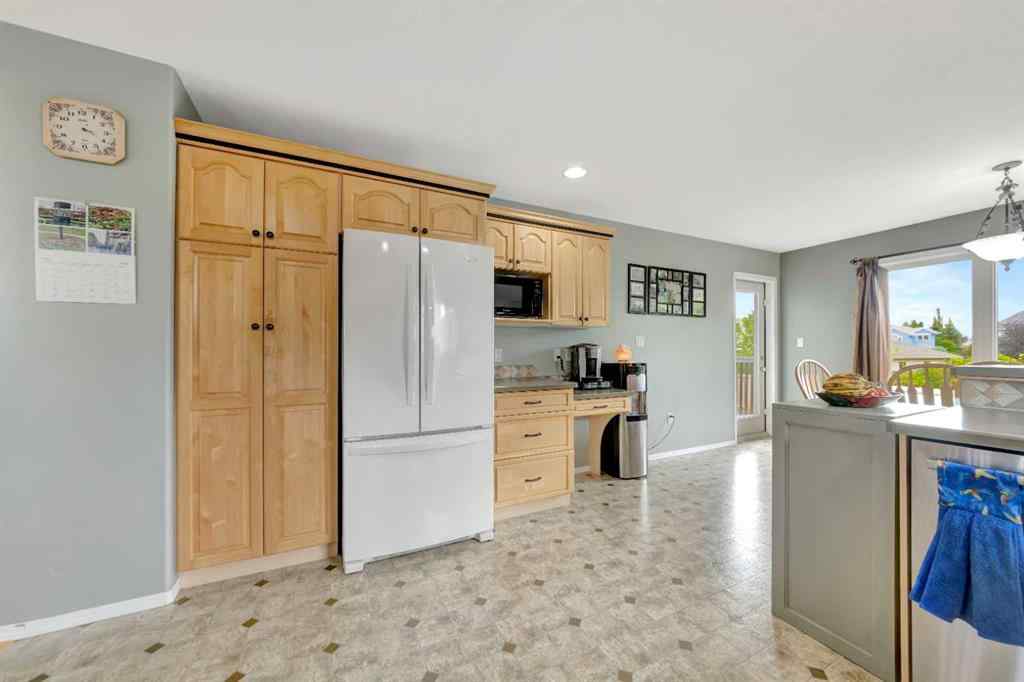 MLS® A2239114 - 3909 65 Avenue  in Parkview Estates Lloydminster, Residential