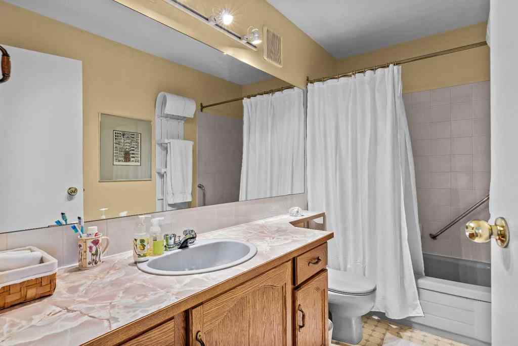 MLS® A2239127 - Unit #4 717 7th Street E in South Canmore Canmore, Residential