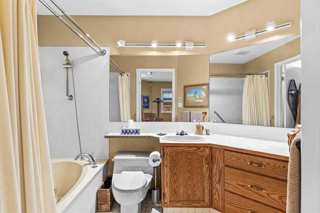 MLS® A2239127 - Unit #4 717 7th Street E in South Canmore Canmore, Residential