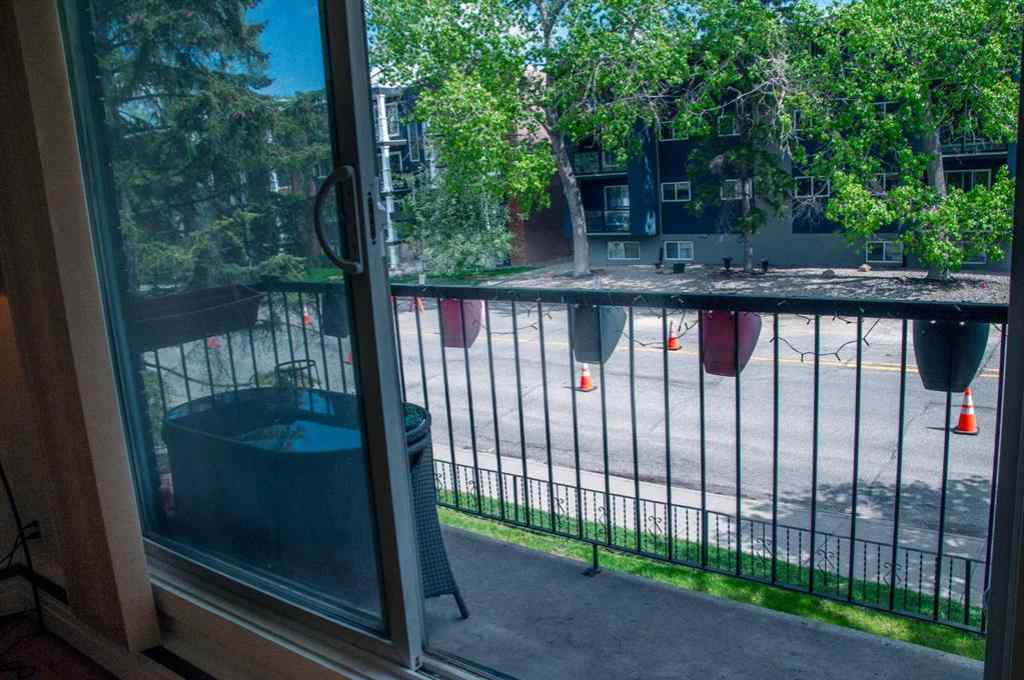 MLS® A2239128 - Unit #205 934 2 Avenue NW in Sunnyside Calgary, Residential