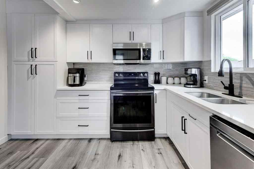 MLS® A2239131 - 1511 22 Avenue NW in Capitol Hill Calgary, Residential