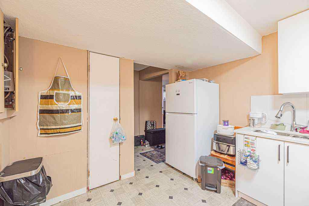 MLS® A2239132 - 3319 42 Street NE in Whitehorn Calgary, Residential