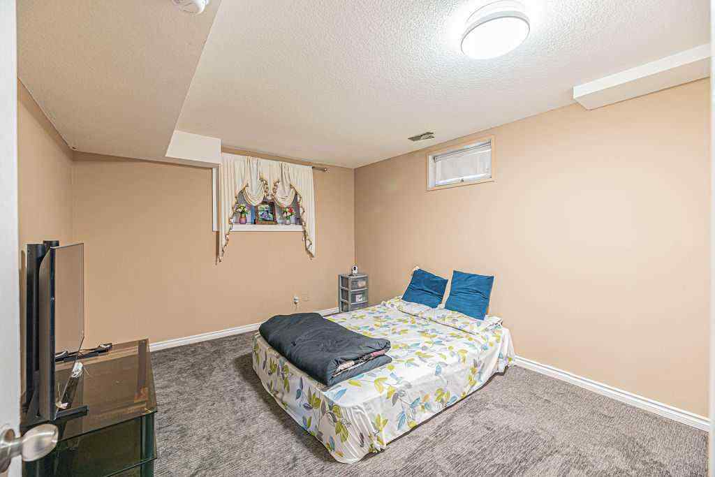 MLS® A2239132 - 3319 42 Street NE in Whitehorn Calgary, Residential