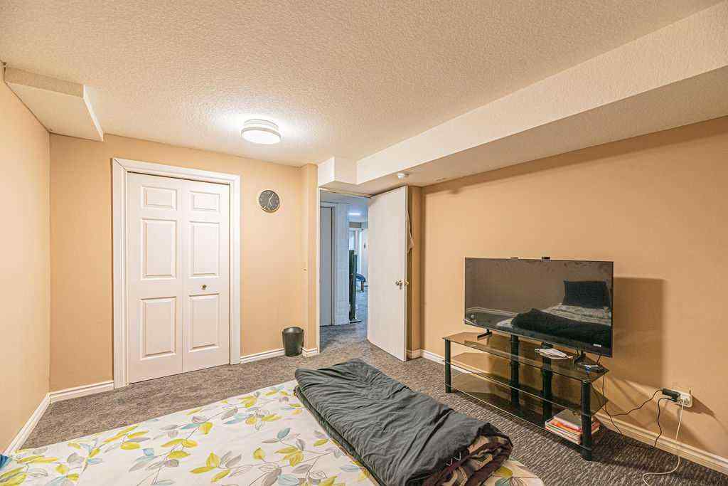 MLS® A2239132 - 3319 42 Street NE in Whitehorn Calgary, Residential
