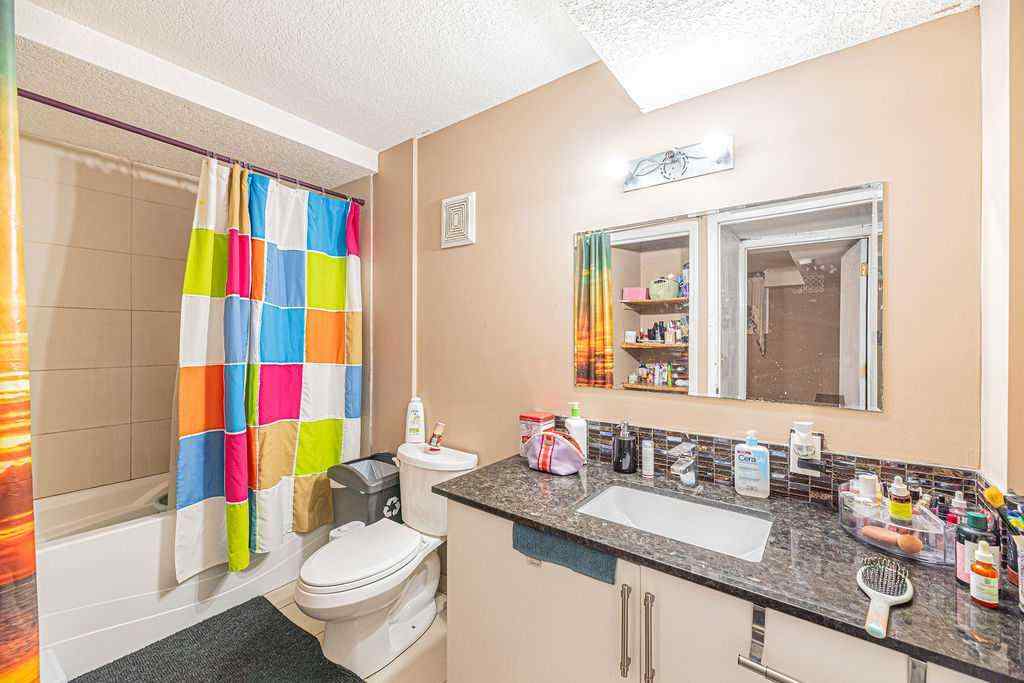 MLS® A2239132 - 3319 42 Street NE in Whitehorn Calgary, Residential