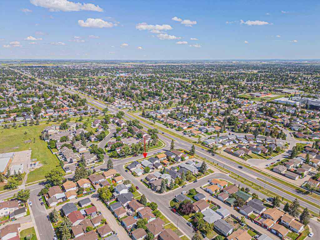 MLS® A2239132 - 3319 42 Street NE in Whitehorn Calgary, Residential