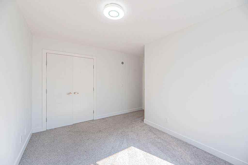 MLS® A2239132 - 3319 42 Street NE in Whitehorn Calgary, Residential
