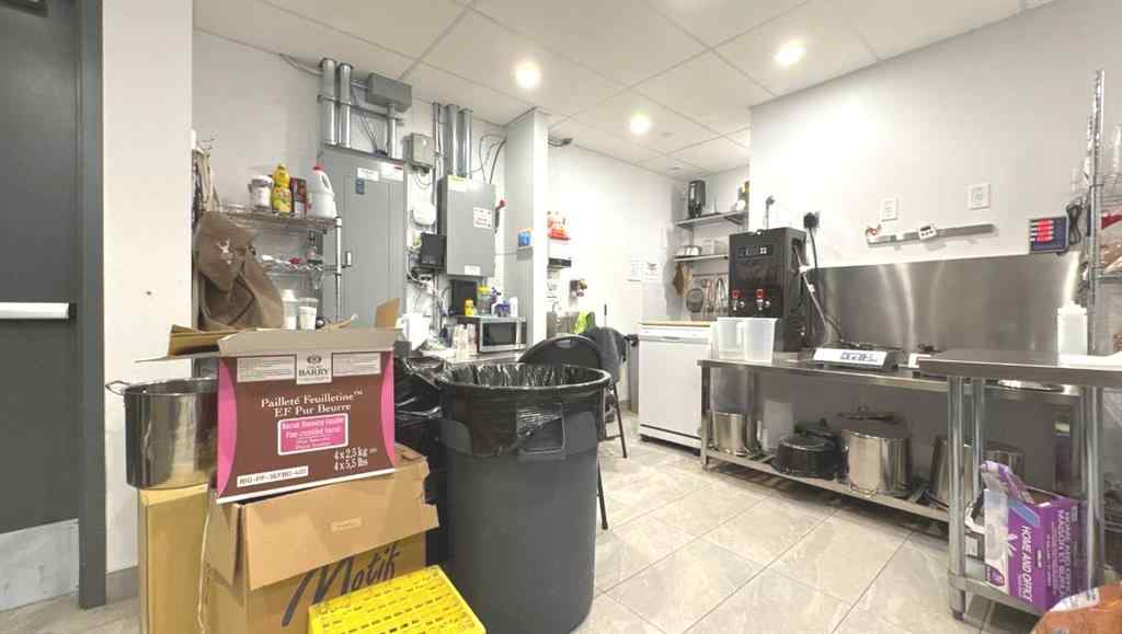 MLS® A2239137 - 3941 University Avenue NW in University Heights Calgary, Commercial